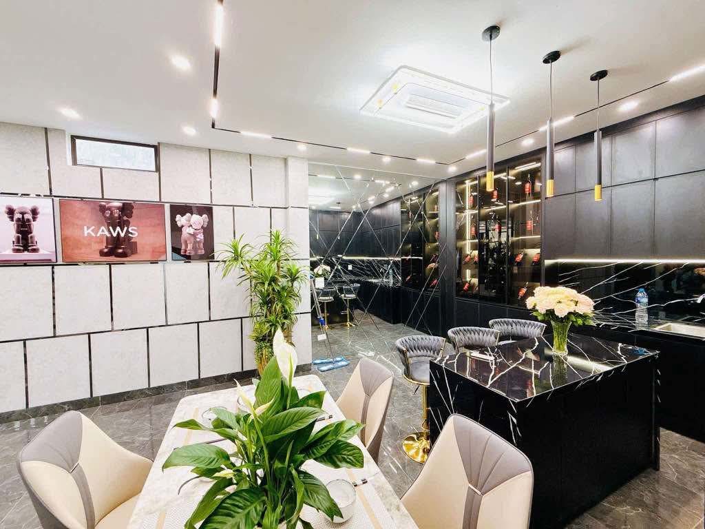 Bán nhà khu vực Hai Bà Trưng, siêu phẩm luxury 60m2 x 4 tầng, mặt tiền 4.3m, giá chỉ 10 tỷ