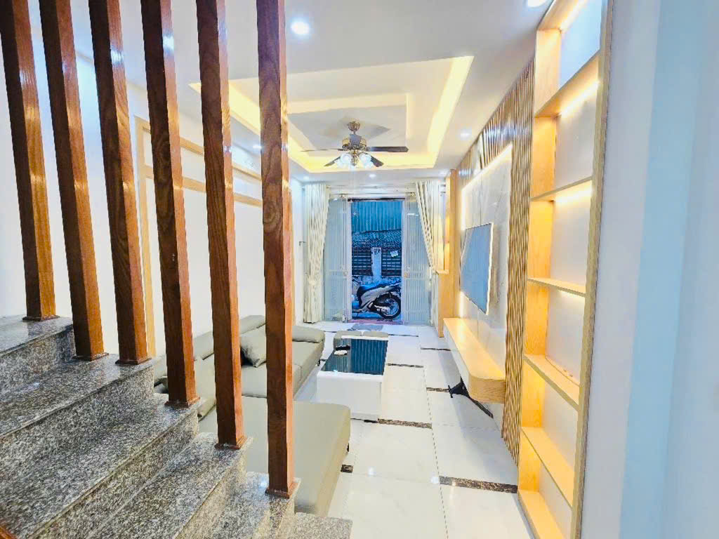 Bán nhà Phố Thanh Lân - Hoàng Mai - 35m2 nhà mới đẹp full nội thất - 5,9 tỷ