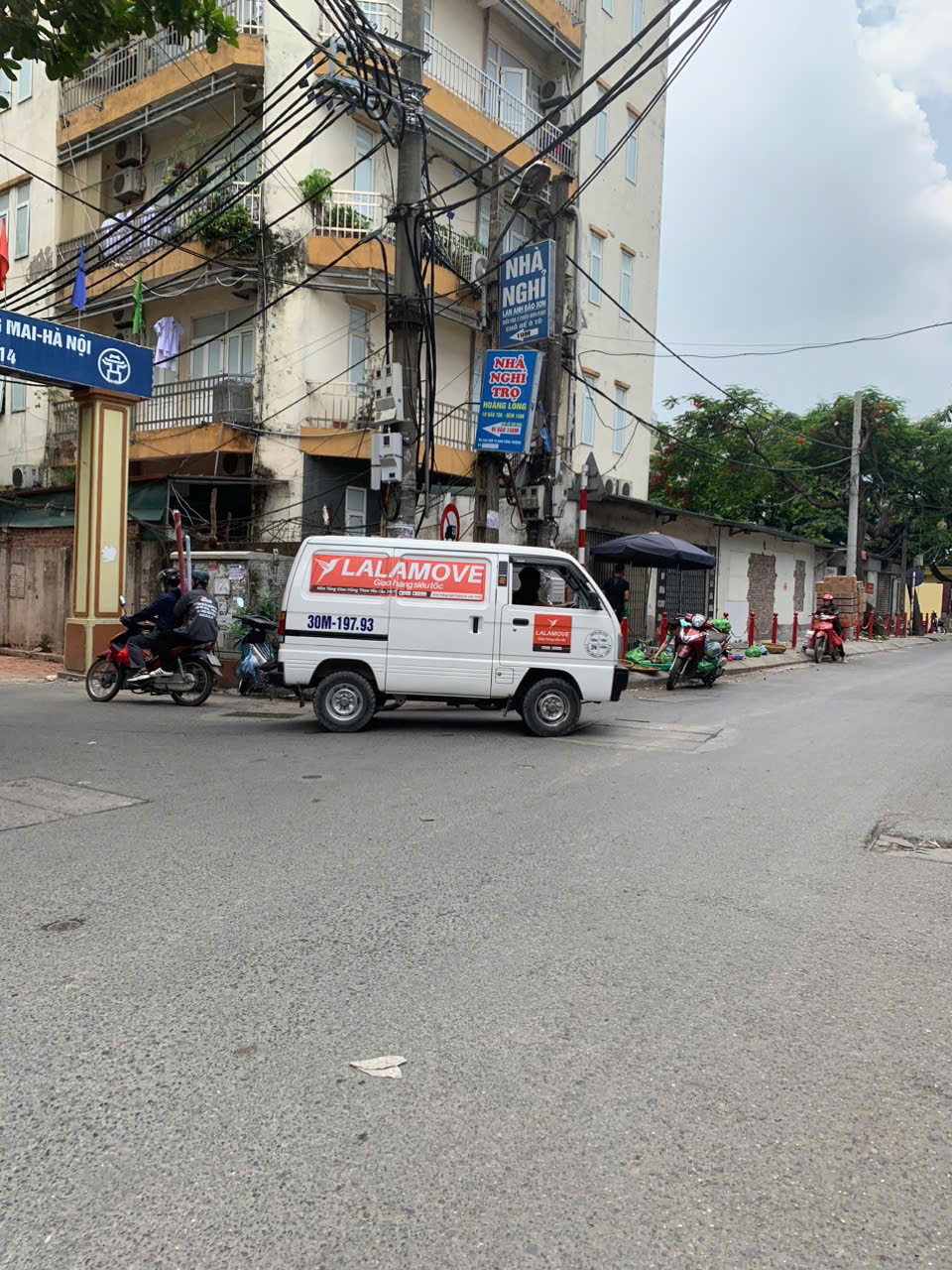 Bán Nhà Phố Vũ Tông Phan, Phân lô ô tô, Lô góc, Full Nội Thất Xịn xò, DT 51m2 Giá chỉ 11,5 tỷ