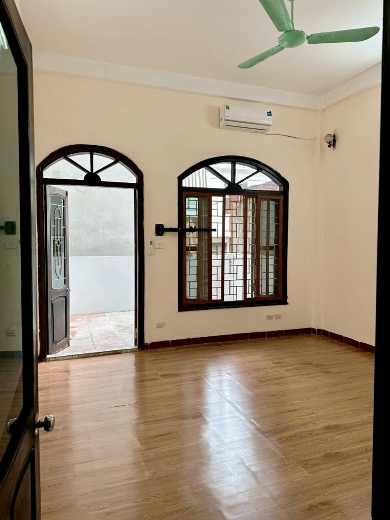 Bán nhà Phùng Chí Kiên, lô góc, 48m2, 14 tỷ