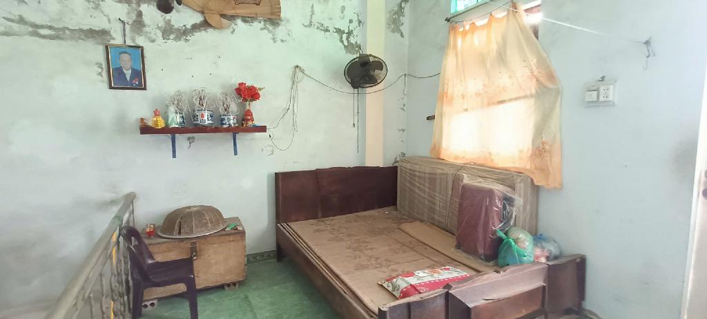 NHÀ LÔ GÓC, MẶT NGÕ Ô TÔ, THÔNG NHIỀU PHÍA , KINH DOANH