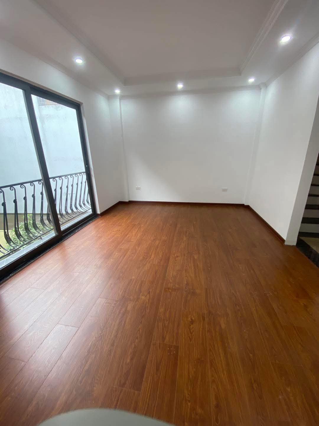 BÁN ĐẤT TẶNG NHÀ ĐẸP TỨ LIÊN TÂY HỒ -NHÀ 2 TẦNG -CÁCH ĐƯỜNG Ô TÔ 12M - 2 MẶT THOÁNG