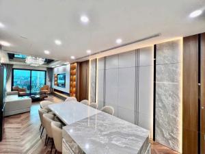 SIÊU PHẨM NHÀ ĐẸP - NGUYỄN CHÍNH - HOÀNG MAI