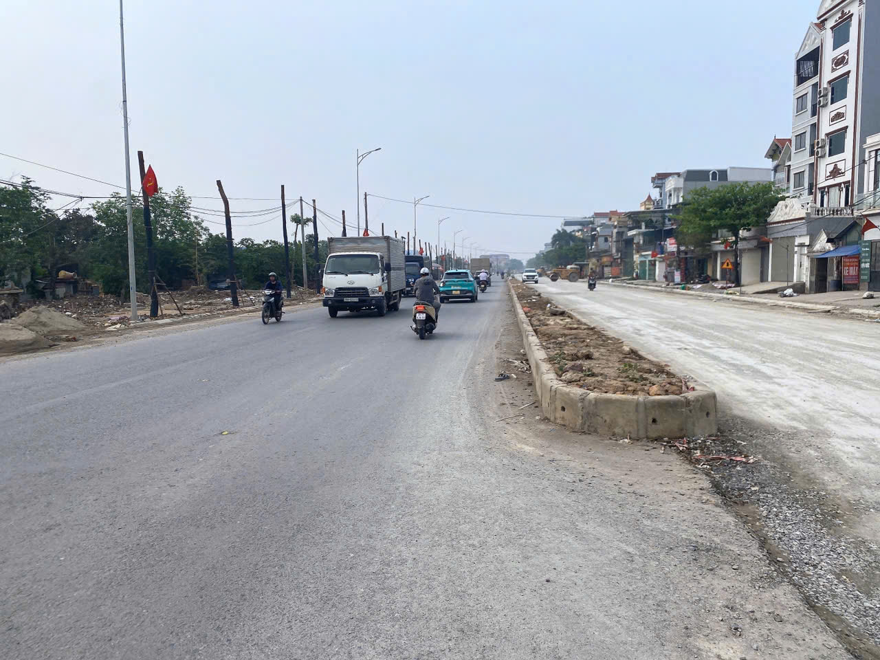 Bán mảnh đất 75m kinh doanh, ở đẹp, cách quốc lộ 21b chỉ vài bước chân
