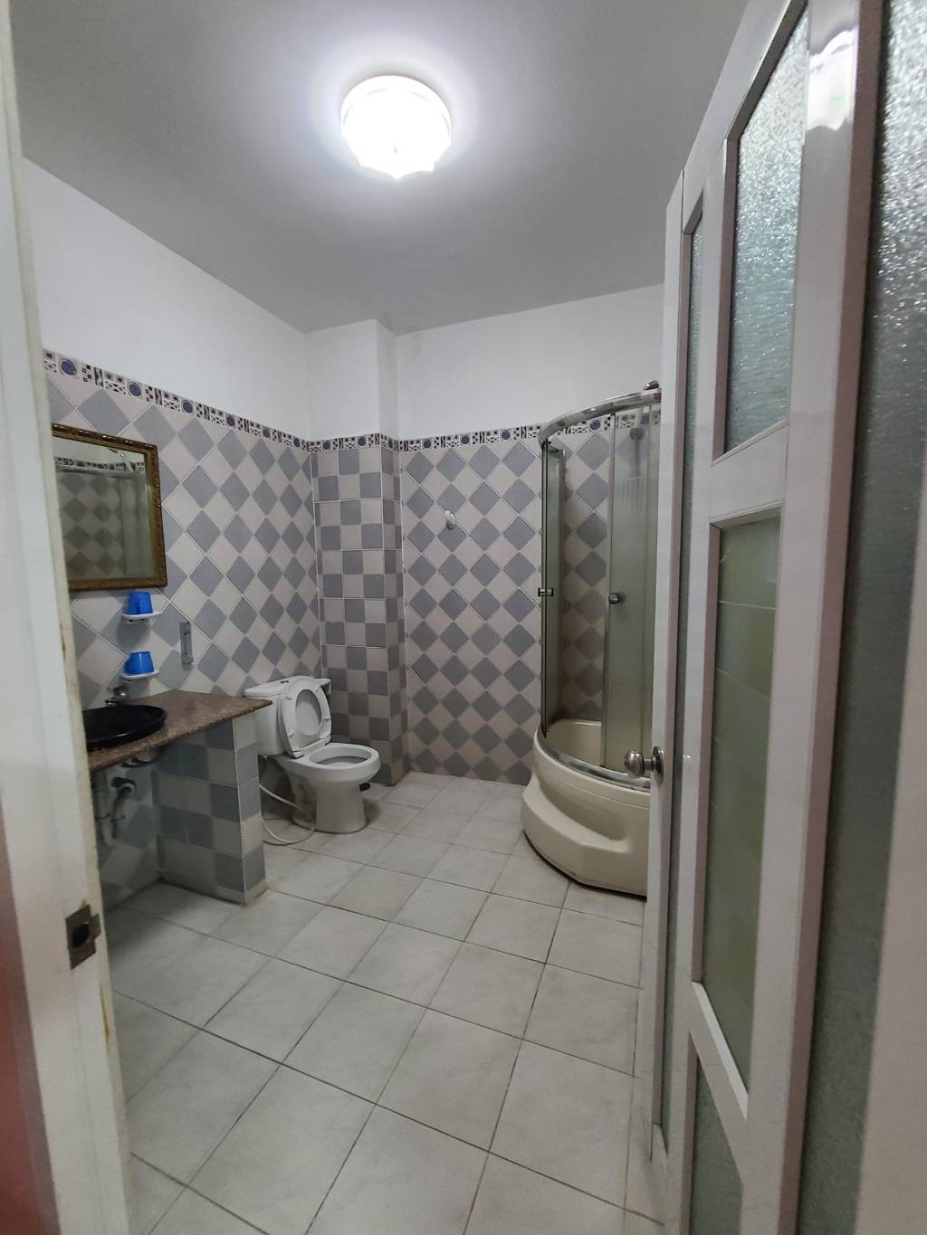 Bán Khách sạn 6 tầng - MTKD - Hà Huy Giáp - ngay chân cầu vượt - thang máy - pccc - 140m2