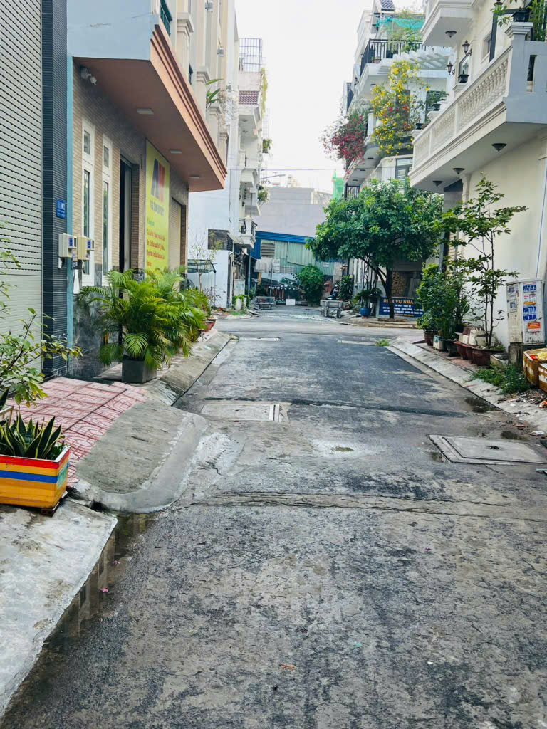 Bán nhà Bình Thành, Bình Hưng Hòa B, Bình Tân, 4 Tầng, giá tốt chỉ với 5,7 tỷ, 50m2