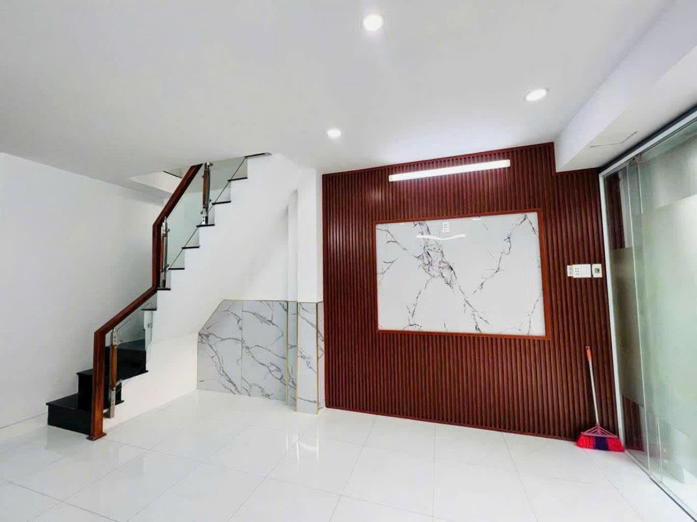 Bán Nhà Hẻm Hương Lộ 3, 30m2, 2 Tầng, Giá Nhỉnh 3 Tỷ, Phường Bình Hưng Hòa, Bình Tân.