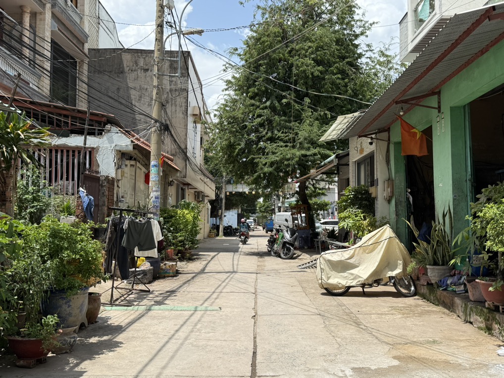 Nhà mới hẻm 8m, Nguyễn Quý Yêm, Bình Tân. DT 48m2, 4*12, 3 tầng, 3 PN. Giá 5,5 tỷ