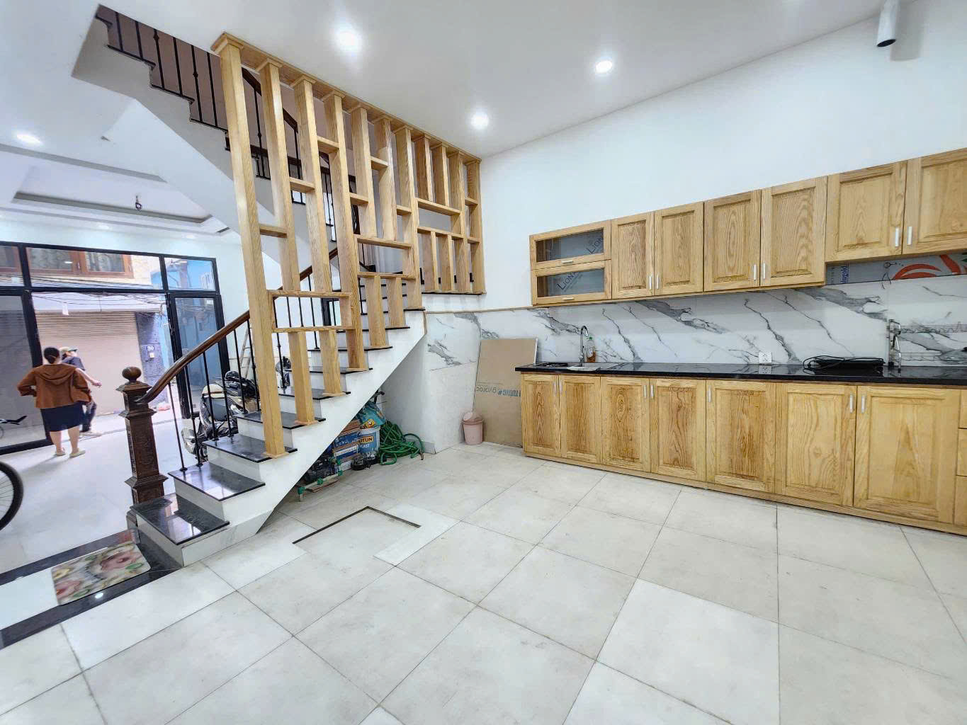 Bán nhà Lĩnh Nam 4 tầng, nhỉnh 6 tỷ, ô tô đỗ