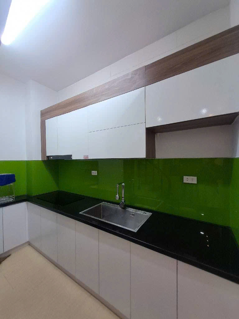 Bán nhà Lĩnh Nam 6 tầng, 6 tỷ, ô tô