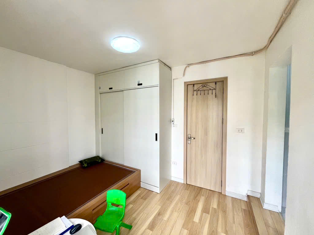 Bán nhà tập thể Thanh Xuân, nhỉnh 2 tỷ, view đường Nguyễn Trãi