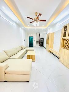 Bán nhà Lĩnh Nam 6 tầng, nhỉnh 9 tỷ, ô tô