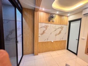 Bán nhà tập thể phố Bùi Xương Trạch nhỉnh 2 tỷ