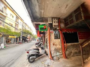 ĐỐNG ĐA - VÀI NHÀ RA PHỐ - NGÕ THẲNG - 6 TẦNG 8 NGỦ - NHỈNH 5.xx tỷ - CHO TH.UÊ 40 TRIỆU/ THÁNG.