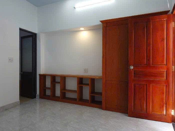NHÀ MỘT XẸT XE HƠI NGỦ TRONG NHÀ NGUYỄN ẢNH THỦ HIỆP THÀNH GIÁ CHỈ HƠN 5 TỶ