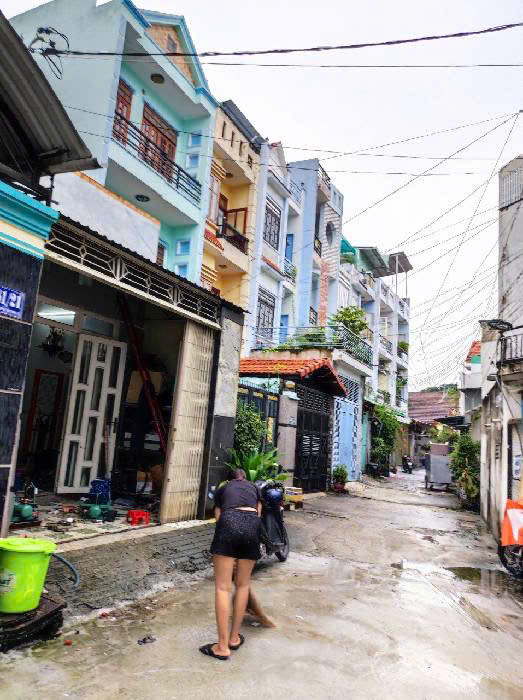 NHÀ MỘT XẸT XE HƠI NGỦ TRONG NHÀ NGUYỄN ẢNH THỦ HIỆP THÀNH GIÁ CHỈ HƠN 5 TỶ