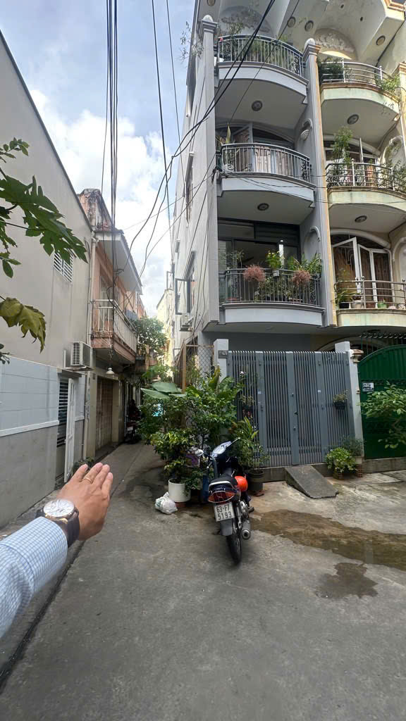 BÁN NHÀ ĐƯỜNG HUỲNH VĂN BÁNH P.11 Q.PHÚ NHUẬN 52m2 2 tầng 6.45 tỷ