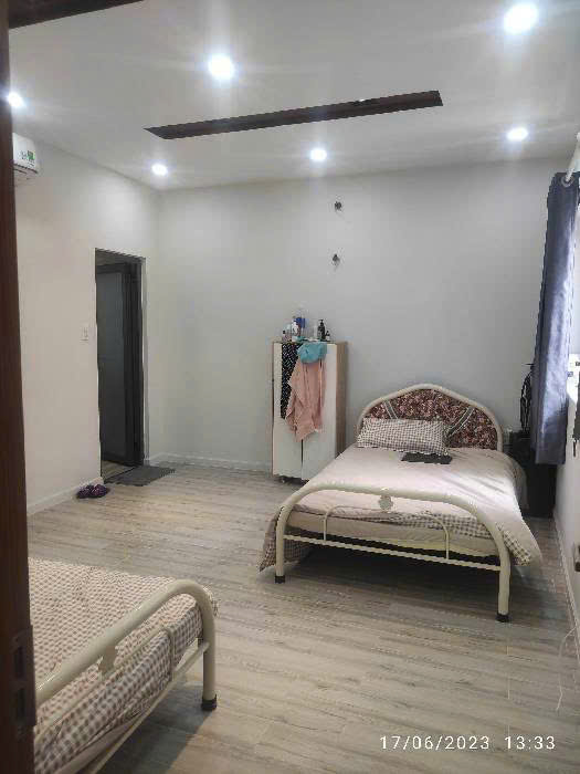 BÁN NHÀ ĐƯỜNG NGUYỄN ĐÌNH CHÍNH QUẬN PHÚ NHUẬN 56m2 3 lầu 6PN nhà mới đẹp có sân thượng và chỗ để xe.