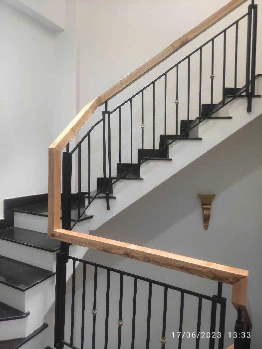 BÁN NHÀ ĐƯỜNG NGUYỄN ĐÌNH CHÍNH QUẬN PHÚ NHUẬN 56m2 3 lầu 6PN nhà mới đẹp có sân thượng và chỗ để xe.