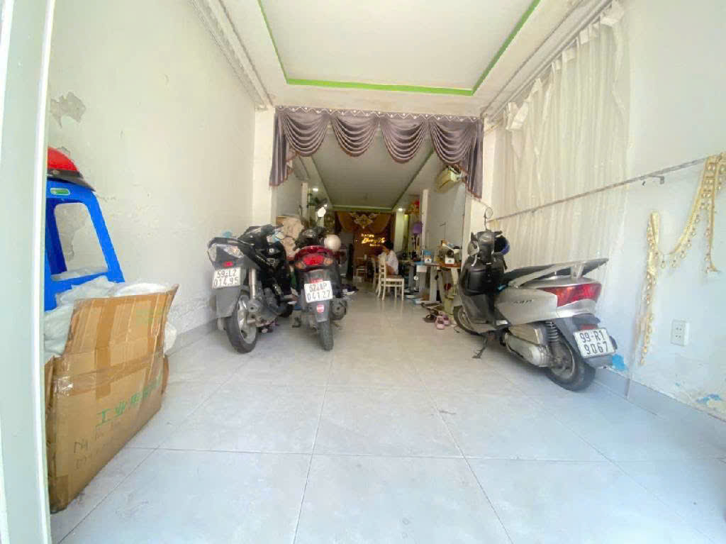 BÁN NHÀ ĐƯỜNG 3/2 P.12 Q.10 46m2 5 TẦNG 4PN 5WC