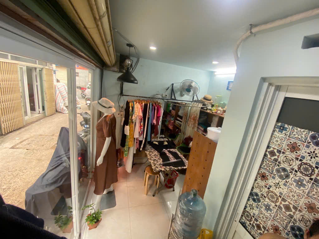 BÁN NHÀ ĐƯỜNG HUỲNH VĂN BÁNH P.12 Q.PHÚ NHUẬN 12m2 2 lầu giá 2.08 tỷ