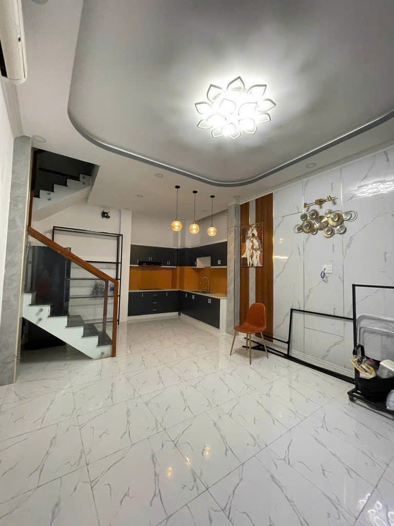 BÁN NHÀ ĐƯỜNG PHAN XÍCH LONG P.2 Q.PHÚ NHUẬN 36.2m2 4 tầng mới đẹp giá 7.6 tỷ