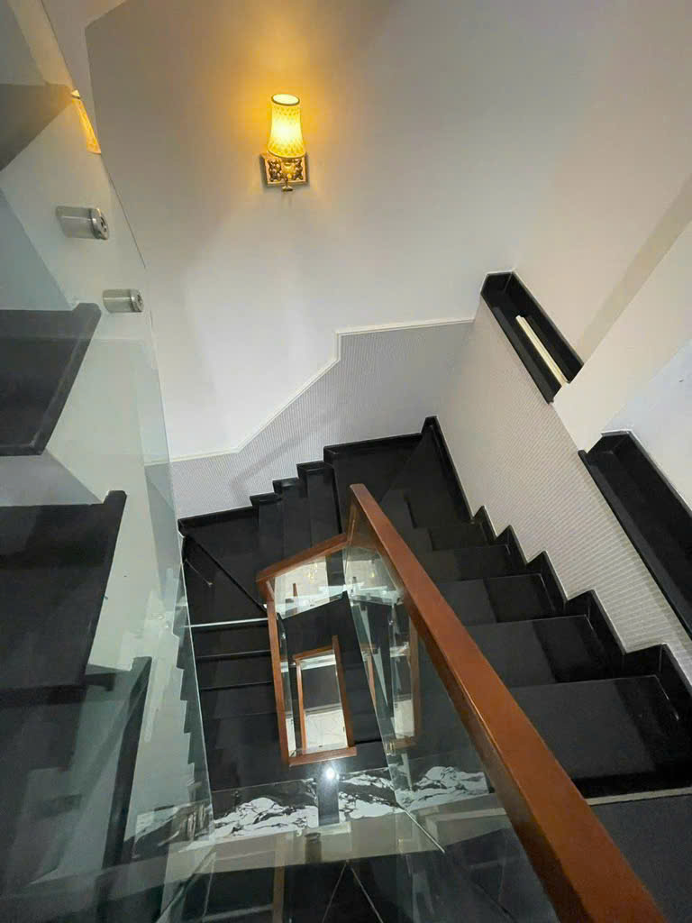 BÁN NHÀ ĐƯỜNG PHAN XÍCH LONG P.2 Q.PHÚ NHUẬN 36.2m2 4 tầng mới đẹp giá 7.6 tỷ