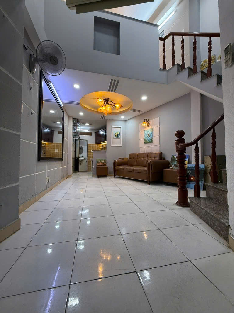 Bán nhà đường Hoàng Hoa Thám P.5 Quận Phú Nhuận 43.2m2 4 tầng giá 4.590 tỷ