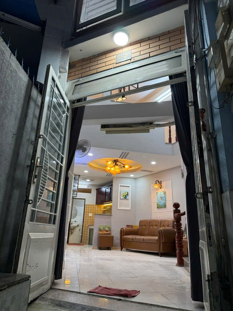 Bán nhà đường Hoàng Hoa Thám P.5 Quận Phú Nhuận 43.2m2 4 tầng giá 4.590 tỷ