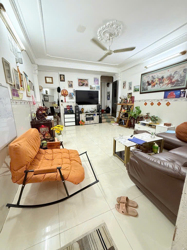 Bán nhà đường Phạm Văn Hai P.8 Quận Phú Nhuận giá 3,7 tỷ