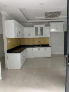 BÁN NHÀ ĐƯỜNG NGUYỄN ĐÌNH CHÍNH QUẬN PHÚ NHUẬN 56m2 3 lầu 6PN có sân thượng và chỗ để xe.