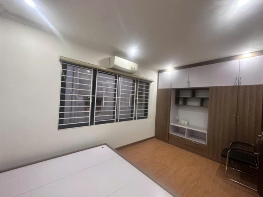 Bán nhà Nguyễn Văn Cừ 35m 5 tầng MT 5m 6,5 tỷ