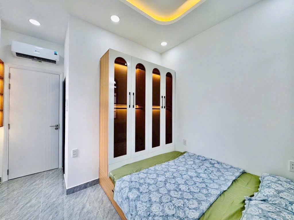 Hơn 4 tỉ xíu có ngay nhà đẹp trung tâm quận Bình Thạnh