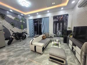 Bán nhà ngang 5,6m ở ngã 4 Bảy Hiền, nở hậu tài lộc, giá chủ gấp bán