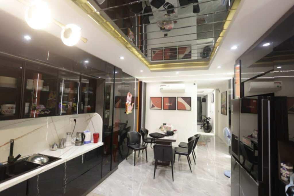 NHÀ QUẬN 3 GẦN MẶT TIỀN HOÀNG SA – OTO VÀO TẬN NHÀ - NHÀ ĐẸP LUNG LINH – FULL NỘI THẤT - 1 TRỆT 1 LỬNG 3 LẦU 1 SÂN THƯỢNG BTCT - 5 PN MASTER 7WC- GIÁ 1X TỶ