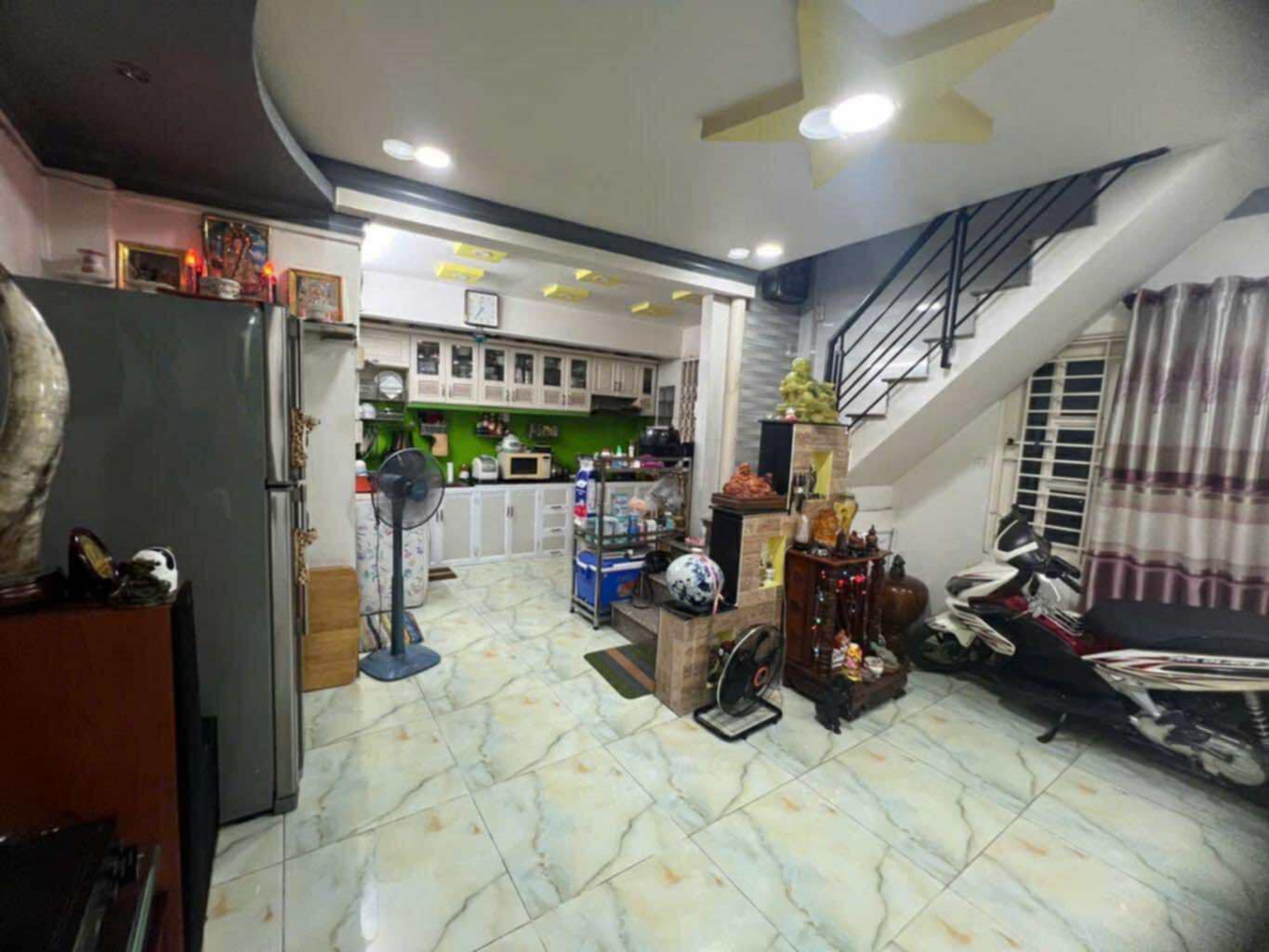 NHÀ LÔ GÓC TRUNG TÂM Q.3 - ĐƯỜNG TRẦN VĂN ĐANG - 2 LẦU - 2PN - 2WC - DT : 4.5M X 10M ( NỞ HẬU 5.1M ) - KHU DÂN CƯ AN NINH GẦN CHỢ HÒA HƯNG - NHỈNH 6 TỶ - DTĐSD 38m2
