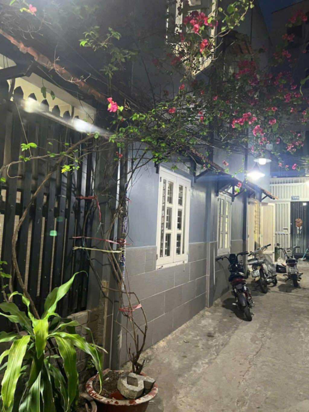 NHÀ LÔ GÓC TRUNG TÂM Q.3 - ĐƯỜNG TRẦN VĂN ĐANG - 2 LẦU - 2PN - 2WC - DT : 4.5M X 10M ( NỞ HẬU 5.1M ) - KHU DÂN CƯ AN NINH GẦN CHỢ HÒA HƯNG - NHỈNH 6 TỶ - DTĐSD 38m2