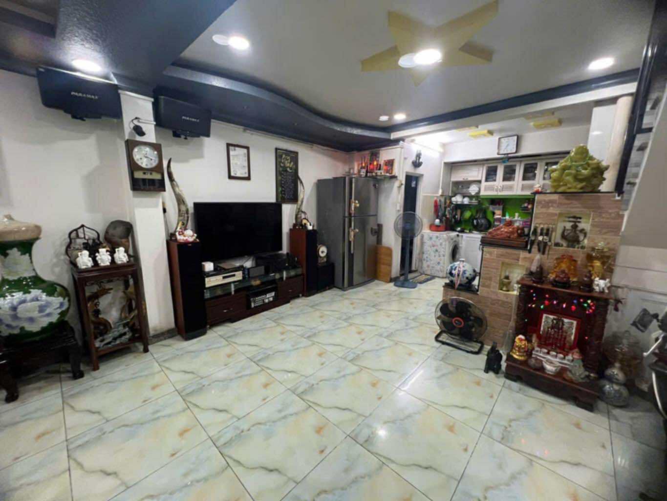 NHÀ LÔ GÓC TRUNG TÂM Q.3 - ĐƯỜNG TRẦN VĂN ĐANG - 2 LẦU - 2PN - 2WC - DT : 4.5M X 10M ( NỞ HẬU 5.1M ) - KHU DÂN CƯ AN NINH GẦN CHỢ HÒA HƯNG - NHỈNH 6 TỶ - DTĐSD 38m2