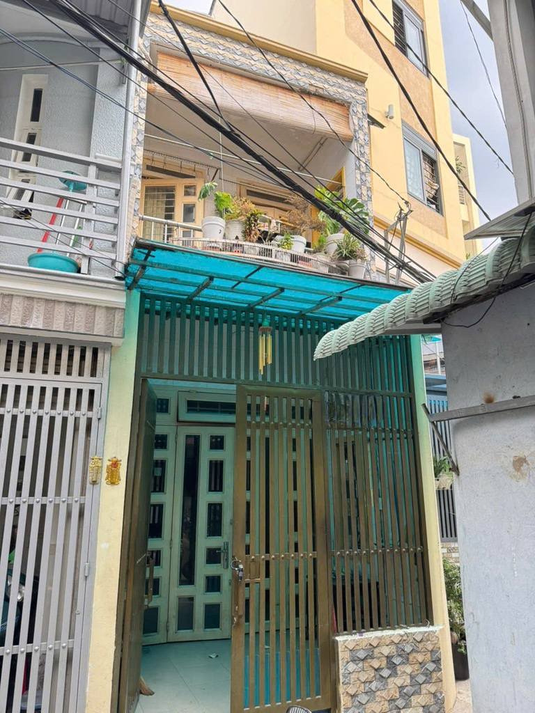 1 XẸT HẺM XE HƠI GẦN CỬA NGUYỄN THỊ KIỂU, P. TÂN THỚI HIỆP, Q.12