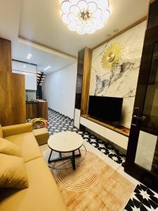BÁN NHÀ MƠI - KHÂM THIÊN- LÊ DUẨN- FULL NỘI THẤT - 27M2- 6.X TỈ