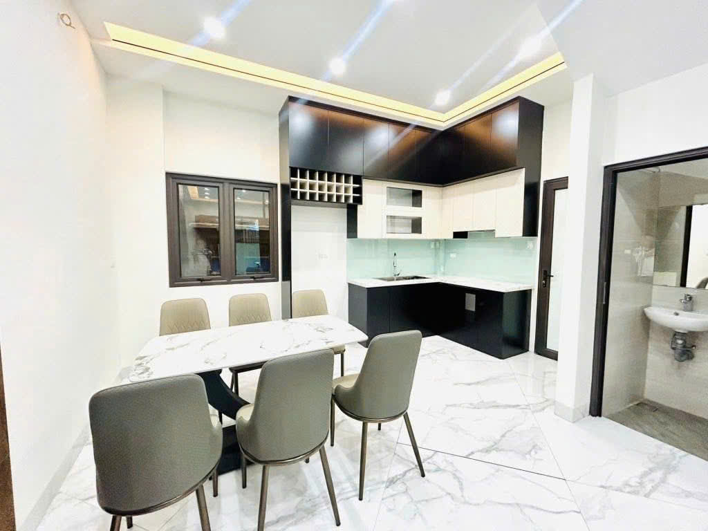 NHÀ 5 TẦNG - Ở THOÁNG - KHU VỰC AN SINH ĐỈNH - SỔ HỒNG