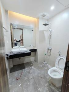 NHÀ MỚI - GẦN PHỐ SÀI ĐỒNG, NGAY CẠNH HỒ ĐIỀU HÒA- CÁCH Ô TÔ 15M - TIỆN ÍCH ĐẦY ĐỦ - 6PN KHÉP KÍN