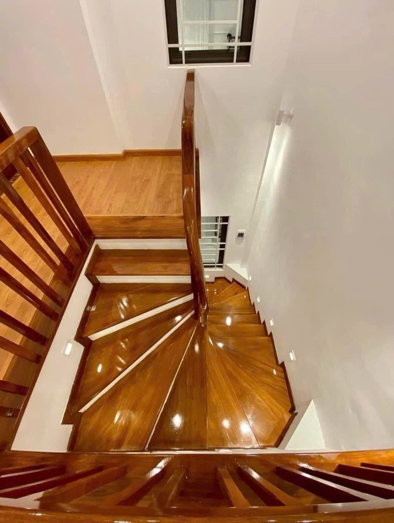 NHÀ PHỐ GẦN TRỊNH VĂN BÔ 35M² - 5 TẦNG - GIÁ 5,3 TỶ RA ĐƯỜNG Ô TÔ TRÁNH 10M.