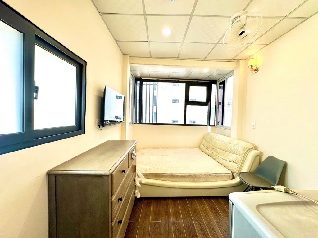 QUẬN 7 - BÁN TOÀ CHDV - 8 PHÒNG - DÒNG TIỀN - THANG MÁY - 6.X TỶ TL