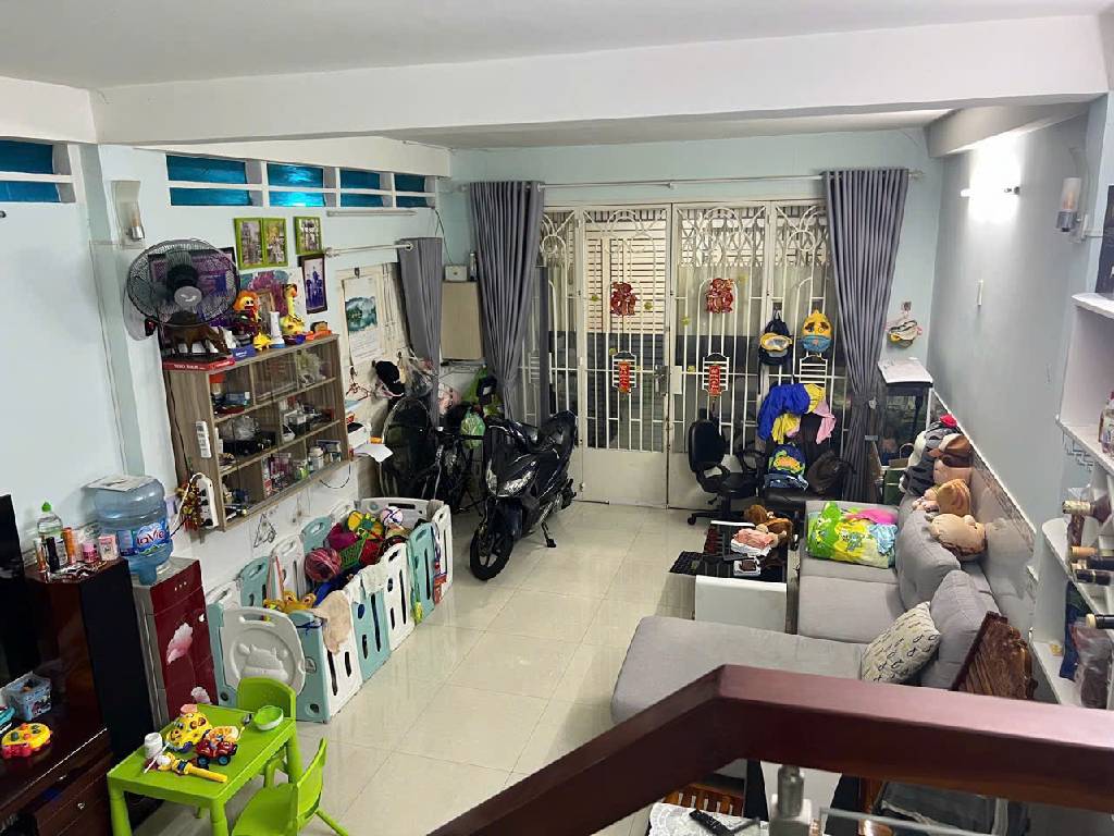 Quận 8 bán nhà 2 mặt hẻm, 60m2, 2 phòng ngủ, gần trung tâm, 5.x tỷ