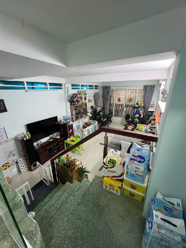Quận 8 bán nhà 2 mặt hẻm, 60m2, 2 phòng ngủ, gần trung tâm, 5.x tỷ