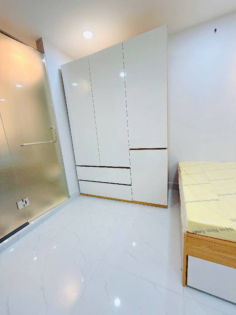 Quận 8 nhà mặt tiền dài 40m, sẵn 15 phòng chdv cho thuê, có hầm xe, thang máy, 3x tỷ