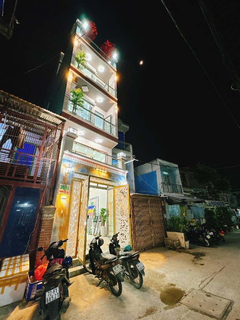 Toà căn hộ dịch vụ, hầm 20 xe máy, dài 30m, nở hậu 6m,thang máy, 25.x tỷ