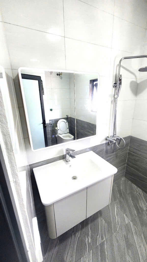 NHÀ PHỐ LĨNH NAM - ĐƯỜNG Ô TÔ VF9 - Ở NGAY - 25M2 - 4 TẦNG - 5 TỶ