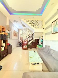 NHÀ NỞ HẬU MỚI XÂY VÀO Ở LIỀN- HẺM ÔTÔ THÔNG -HÀNG HIẾM HẬU GIANG Q6- GIÁ CHỈ HƠN 3TỶ XÍU